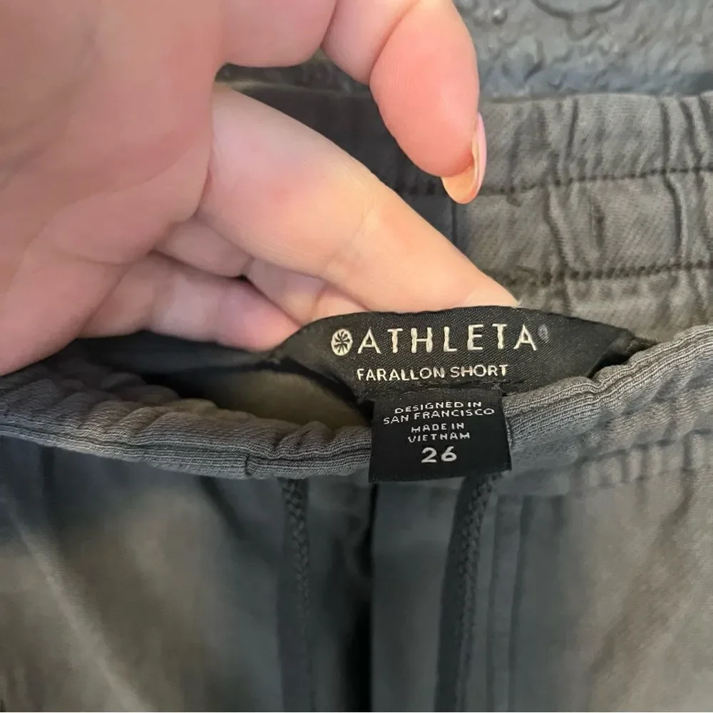 Athleta Farallon Shorts, Cypress Green